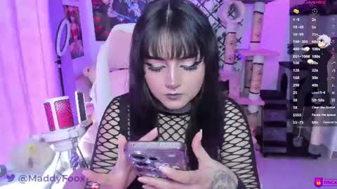 Snapshot of maddyfoox chatting on July 12, 10:45 pm Maddy Foox online show from July 12, 10:45 pm