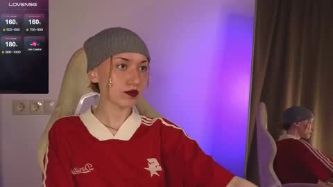 Snapshot of maddygarcia chatting on December 8, 5:33 pm maddygarcia online show from December 8, 5:33 pm