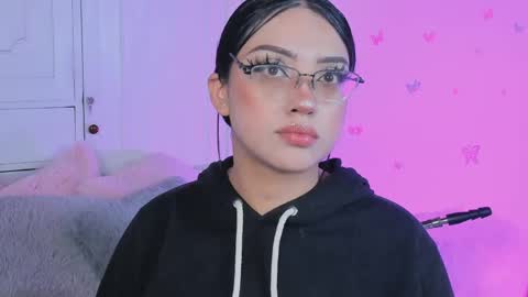 Snapshot of maddyghost chatting on June 25, 9:52 pm Please followme and rate me your thumbs up online show from June 25, 9:52 pm