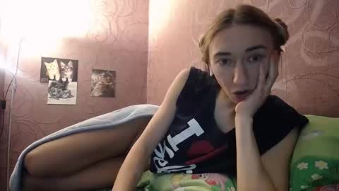 Snapshot of made_x_heaven chatting on December 25, 3:38 pm Julia online show from December 25, 3:38 pm