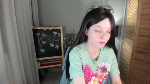 madelaines online show from November 26, 9:21 am