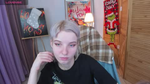 Snapshot of madelaines chatting on January 6, 10:19 am madelaines online show from January 6, 10:19 am