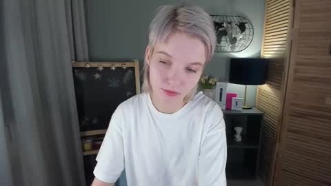 Snapshot of madelaines chatting on January 14, 10:54 am madelaines online show from January 14, 10:54 am