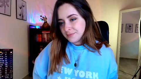 madelamee online show from December 1, 11:32 pm