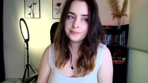 Snapshot of madelamee chatting on July 22, 12:02 am madelamee online show from July 22, 12:02 am