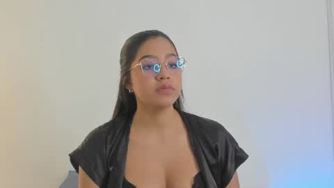 Snapshot of madelayn_torres chatting on June 11, 11:30 am madelayn_torres online show from June 11, 11:30 am