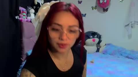 Snapshot of madeleine_2018 chatting on May 5, 9:06 am sofia online show from May 5, 9:06 am