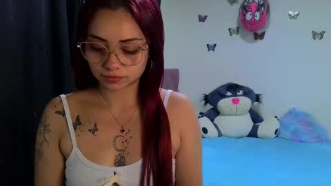 Snapshot of madeleine_2018 chatting on May 21, 10:11 am sofia online show from May 21, 10:11 am