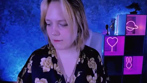 Madeline online show from March 3, 4:40 am