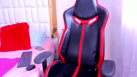 Madeline online show from February 17, 10:25 pm