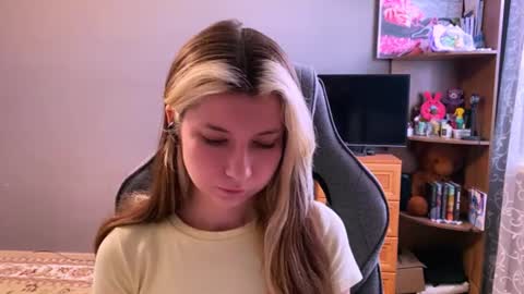 Alice online show from July 31, 11:42 am