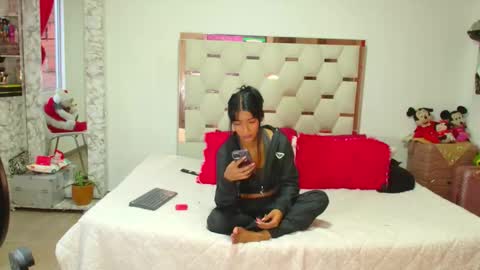 madelyn roses online show from November 28, 10:23 pm