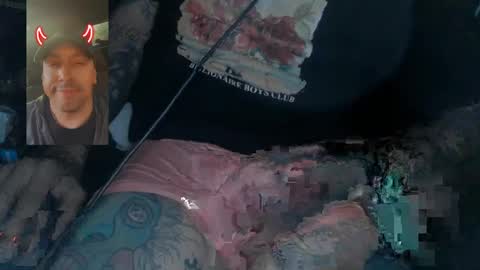 Snapshot of madeyoulook818 chatting on February 28, 12:42 pm madeyoulook818 online show from February 28, 12:42 pm