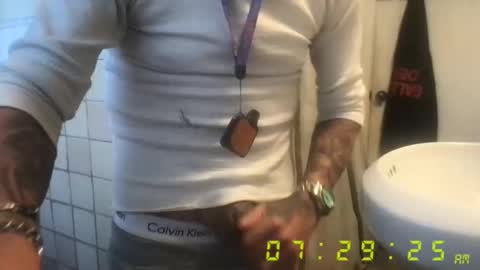 Snapshot of madeyoulook818 chatting on March 3, 3:29 pm madeyoulook818 online show from March 3, 3:29 pm