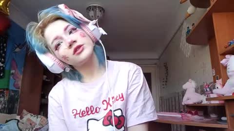 Snapshot of madgezari chatting on February 12, 6:08 am Alice Kaneki online show from February 12, 6:08 am