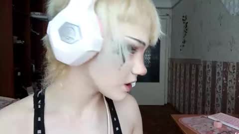 Snapshot of madgezari chatting on March 3, 7:25 am Alice Kaneki online show from March 3, 7:25 am