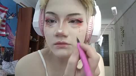 Snapshot of madgezari chatting on March 15, 7:03 am Alice Kaneki online show from March 15, 7:03 am