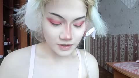 Snapshot of madgezari chatting on March 17, 7:01 am Alice Kaneki online show from March 17, 7:01 am