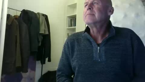 Snapshot of madio1187940 chatting on October 15, 12:11 am madio1187940 online show from October 15, 12:11 am