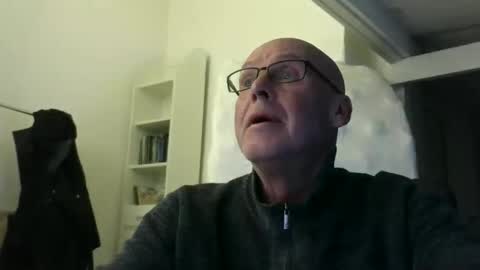 Snapshot of madio1187940 chatting on November 11, 1:49 am madio1187940 online show from November 11, 1:49 am