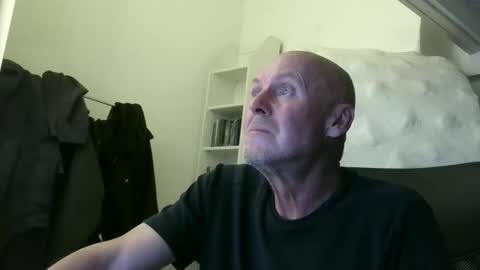 madio1187940 online show from December 16, 7:41 pm