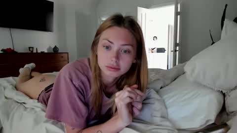 Snapshot of madirose69 chatting on April 17, 3:37 pm mari rose online show from April 17, 3:37 pm