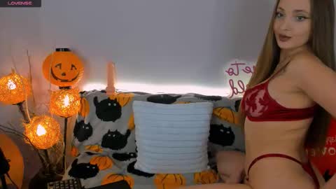 Snapshot of madis0n_crystal chatting on October 25, 10:15 pm Madison online show from October 25, 10:15 pm