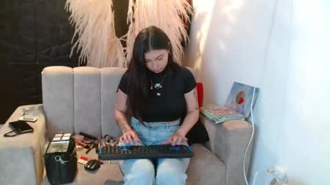 madison407843 online show from April 16, 2:18 pm