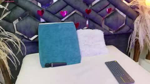 Snapshot of madison_07 chatting on September 25, 5:44 am madison online show from September 25, 5:44 am