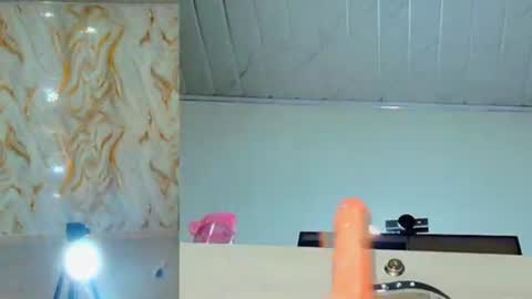Snapshot of madison_funny chatting on June 22, 6:27 pm madison_funny online show from June 22, 6:27 pm