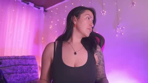 Snapshot of madison_mayer chatting on May 13, 12:13 pm Madison online show from May 13, 12:13 pm