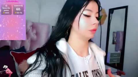 madison_oli online show from November 28, 4:53 pm