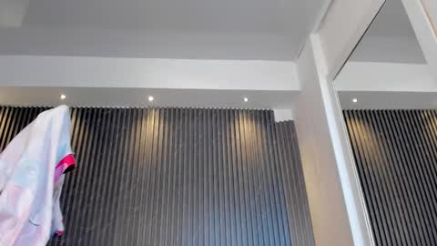 Snapshot of madisonanngel chatting on November 20, 8:41 pm Madison Angel online show from November 20, 8:41 pm