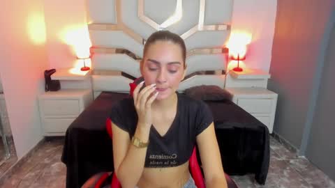 Snapshot of madisoncarzon chatting on September 20, 8:10 pm Madison Carzon online show from September 20, 8:10 pm