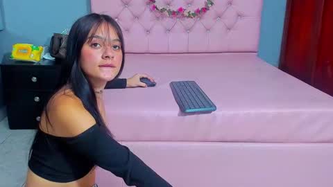 Snapshot of madisoncarzon chatting on November 13, 2:10 am Madison Carzon online show from November 13, 2:10 am