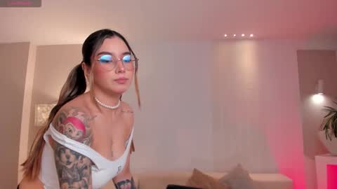 Snapshot of madisoncollinsx chatting on November 6, 7:26 pm Maddi Collins online show from November 6, 7:26 pm