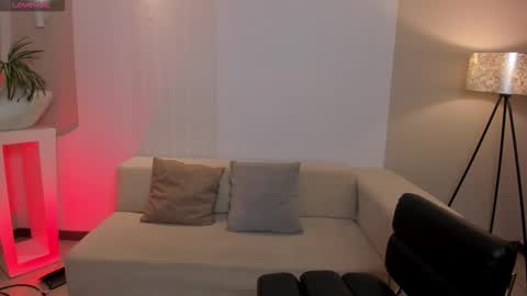 Snapshot of madisoncollinsx chatting on November 23, 11:43 am Maddi Collins online show from November 23, 11:43 am