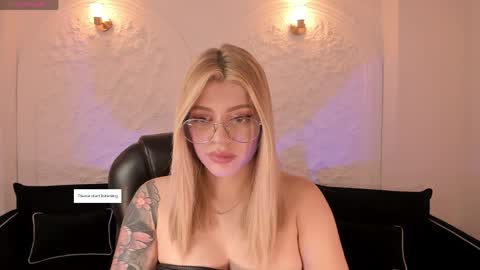 Snapshot of madisonkane chatting on May 26, 11:39 am Madison Kane online show from May 26, 11:39 am
