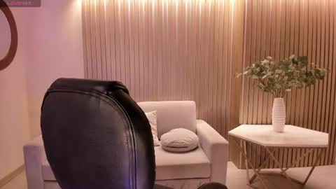 Snapshot of madisonkane chatting on June 19, 11:14 am Madison Kane online show from June 19, 11:14 am