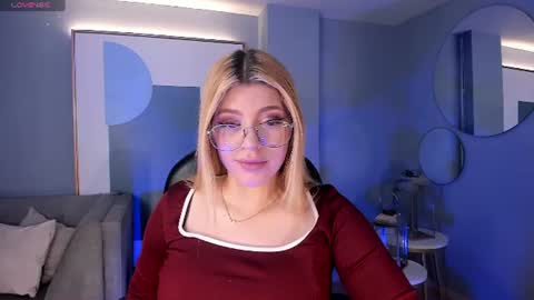 Snapshot of madisonkane chatting on June 25, 11:04 am Madison Kane online show from June 25, 11:04 am