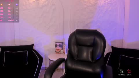 Snapshot of madisonkane chatting on July 25, 11:30 am Madison Kane online show from July 25, 11:30 am