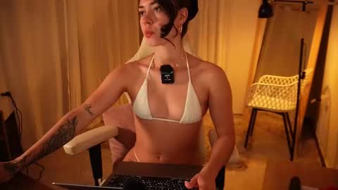 madisonlara online show from February 18, 6:15 pm