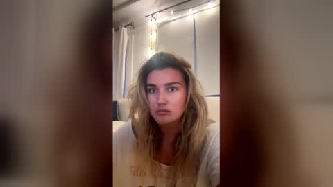 Snapshot of madisonlubbe2 chatting on April 23, 2:57 am madisonlubbe2 online show from April 23, 2:57 am