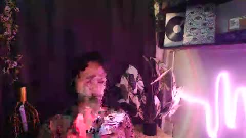 MADISONWILL online show from March 23, 9:13 am