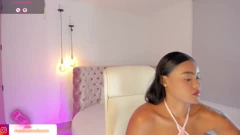 Snapshot of madisson_davon chatting on October 5, 12:14 pm Madisson Davon online show from October 5, 12:14 pm