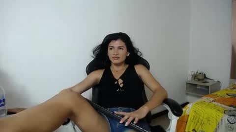 Snapshot of madisson_jones18 chatting on July 30, 7:13 pm madisson_jones18 online show from July 30, 7:13 pm