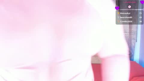 Snapshot of madissonlee__ chatting on May 5, 10:40 pm madissonlee__ online show from May 5, 10:40 pm