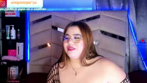 Snapshot of madissonlee__ chatting on June 2, 10:23 pm madissonlee__ online show from June 2, 10:23 pm