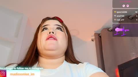 Snapshot of madissonlee__ chatting on June 14, 3:41 am madissonlee__ online show from June 14, 3:41 am