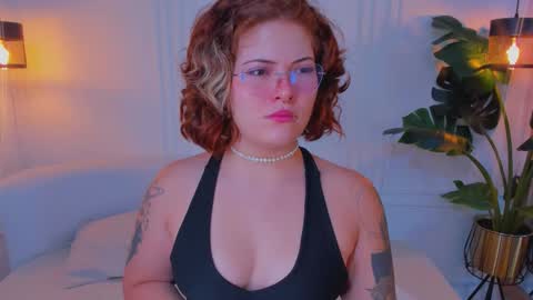 Snapshot of madissonmoore5 chatting on October 1, 12:22 pm madissonmoore5 online show from October 1, 12:22 pm